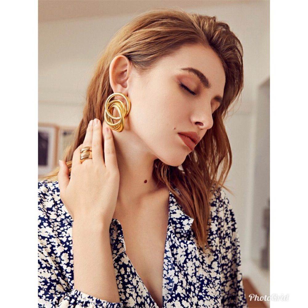 2/$30 Gold Round Link Drop Earrings